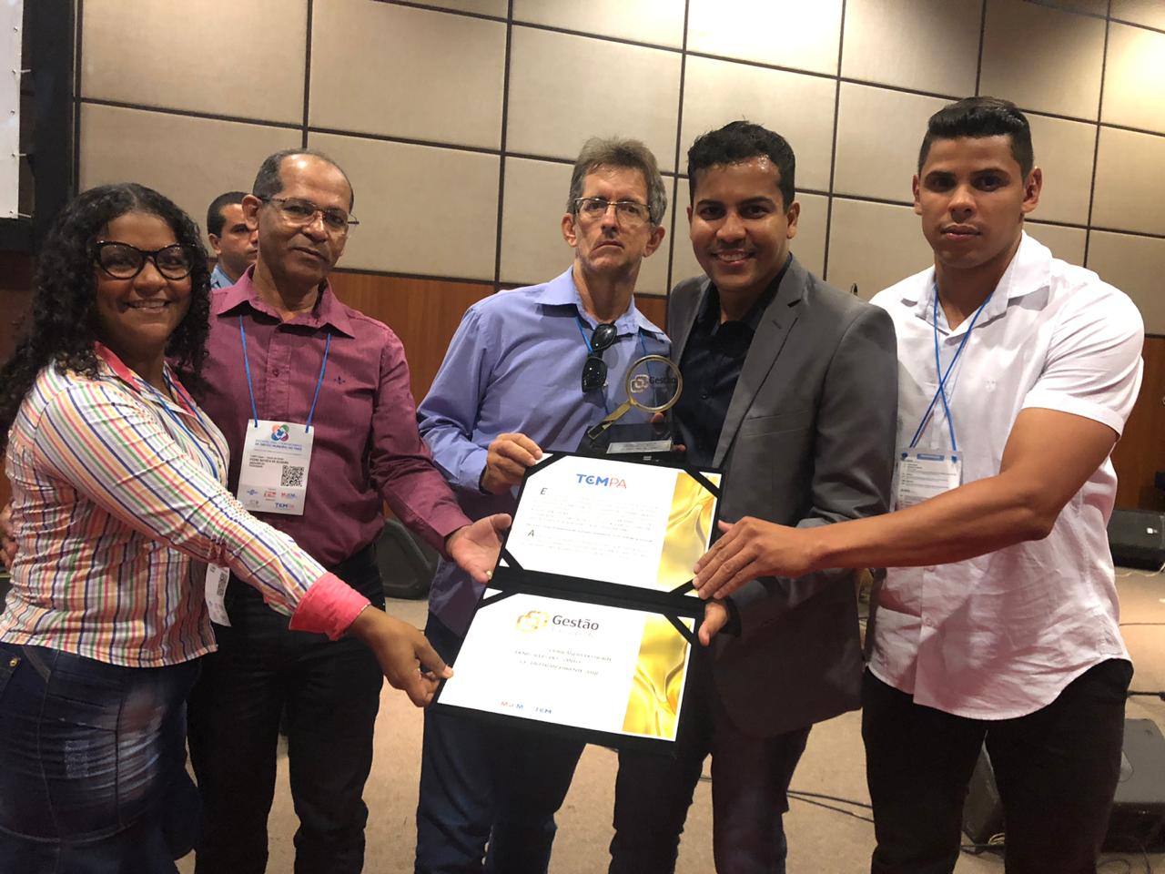 Denis Alves recebe certificado Gestor Transparente em Belém