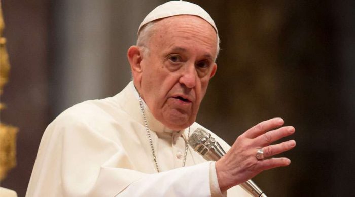 Papa pede que padres que cometeram abusos sexuais se entreguem