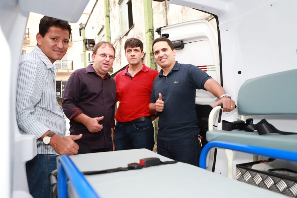 Saúde: Tucumã recebe nova ambulância para transporte de pacientes