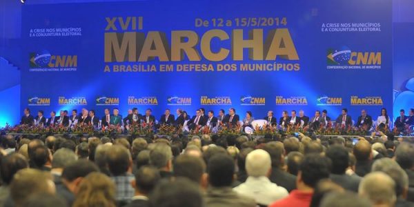 Prefeituras no Brasil terceirizam 70% de sua mão de obra, diz pesquisa
