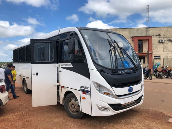 Transporte Escolar: Prefeitura de Tucumã entrega veículo adaptado para PNE