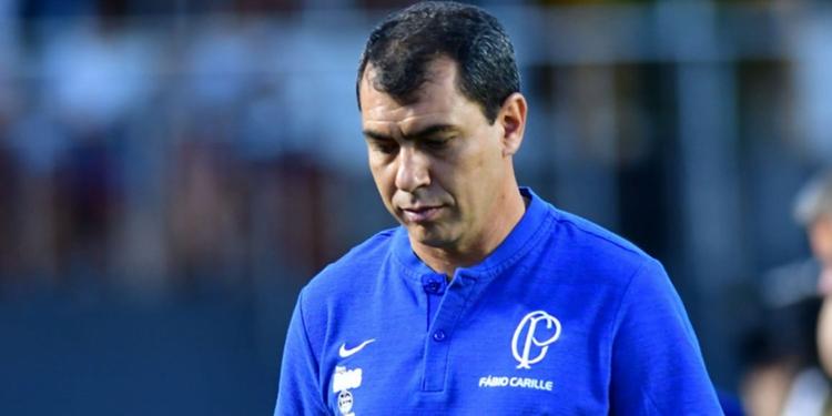 Corinthians entra em crise e técnico Fábio Carille balança no cargo