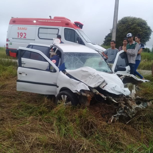 Acidente é registrado entre caminhão e carro na Rodovia PA-279 entre Xinguara e Água Azul do Norte
