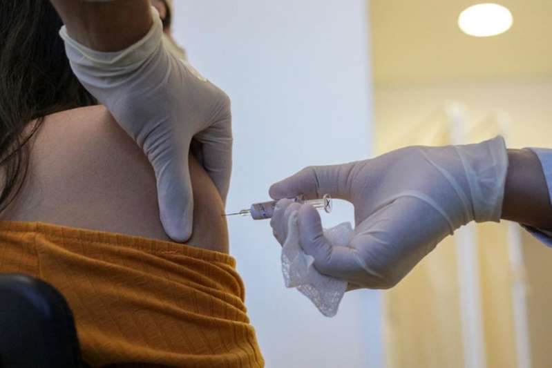 Estudo diz que mortes por covid no Brasil poderiam ser maiores sem vacina contra tuberculose