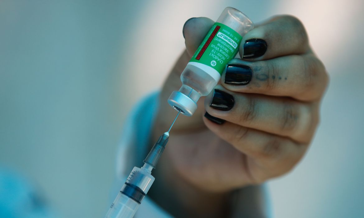 Noruega, Islândia e Dinamarca suspendem temporariamente vacinas Oxford/AstraZeneca