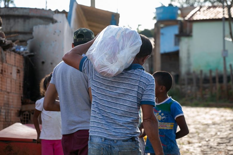 Vale doa 1 milhão de cestas básicas para 219 mil famílias carentes em todo Brasil