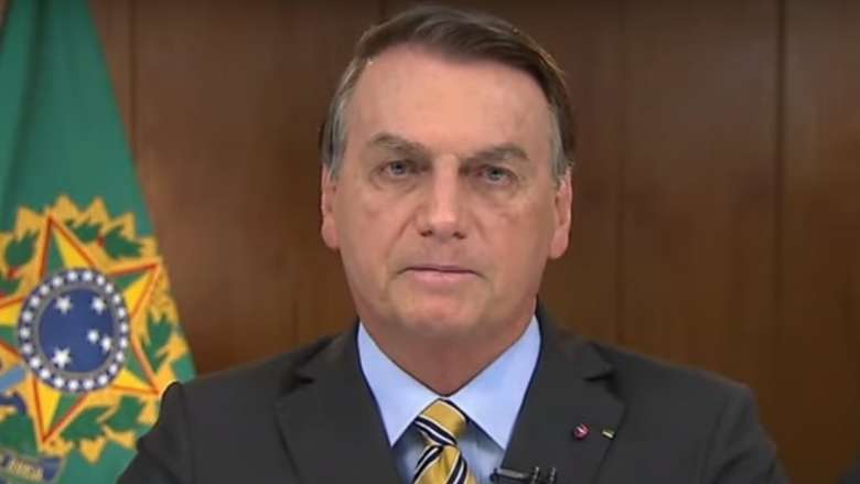 Bolsonaro promete vacinar toda a população até o fim do ano