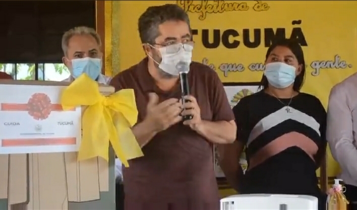 Prefeito Dr. Celso realiza entrega de impressoras, ar-condicionados e computadores para escolas de Tucumã