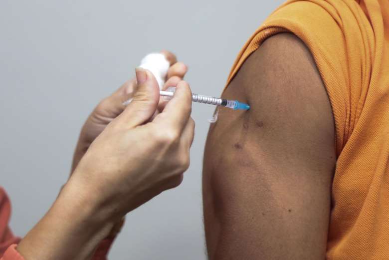 Governo ultrapassa marca de 350 milhões de vacinas contra covid-19 distribuídas