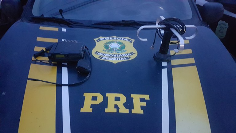 PRF apreende aparelho de rádio clandestino durante fiscalização na BR-230 em Uruará