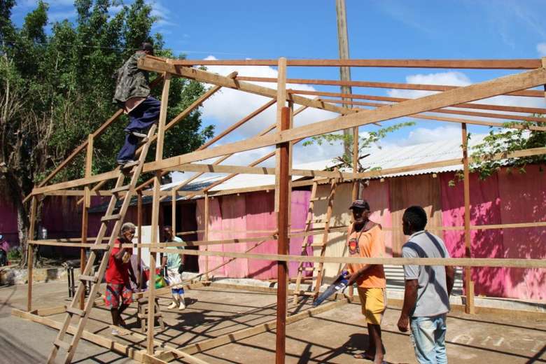 Novos abrigos são construídos para famílias atingidas pela cheia do rio Tocantins em Marabá