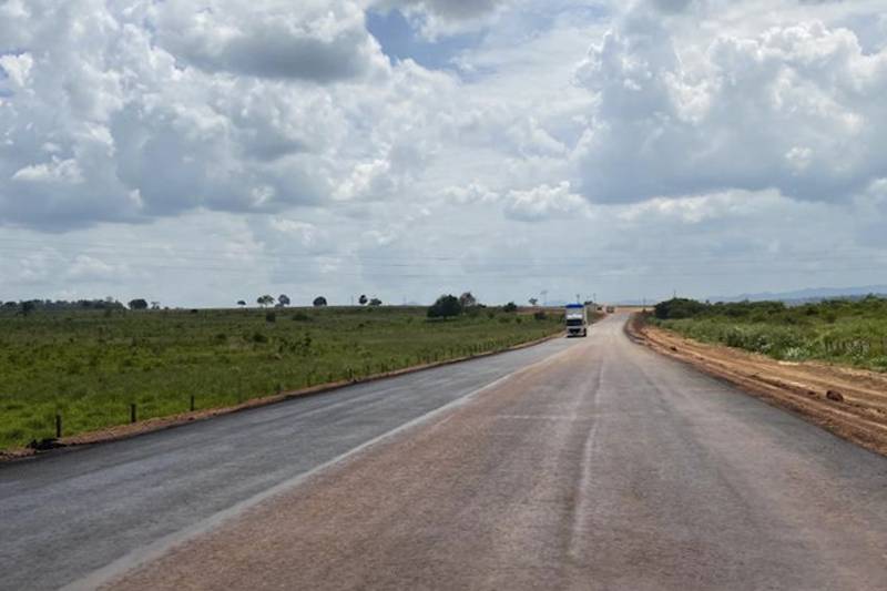Setran conclui primeiros quilômetros de asfalto da PA-160, em Canaã dos Carajás