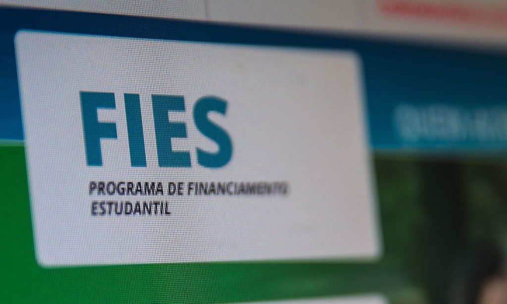 Prazo para renovar contratos de financiamento do Fies é prorrogado até junho
