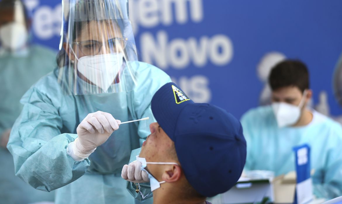 Brasil acumula 678.715 mortes por covid-19 desde o início da pandemia