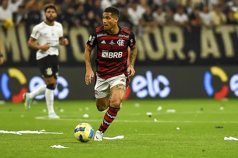 Flamengo consegue bloqueio na Justiça Federal do Rio de depósito milionário feito por engano para xará de João Gomes